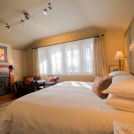 Thistledown House West Vancouver Extérieur photo