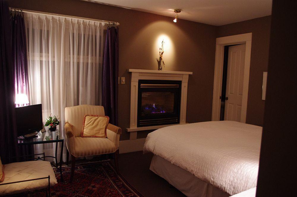 Thistledown House West Vancouver Extérieur photo