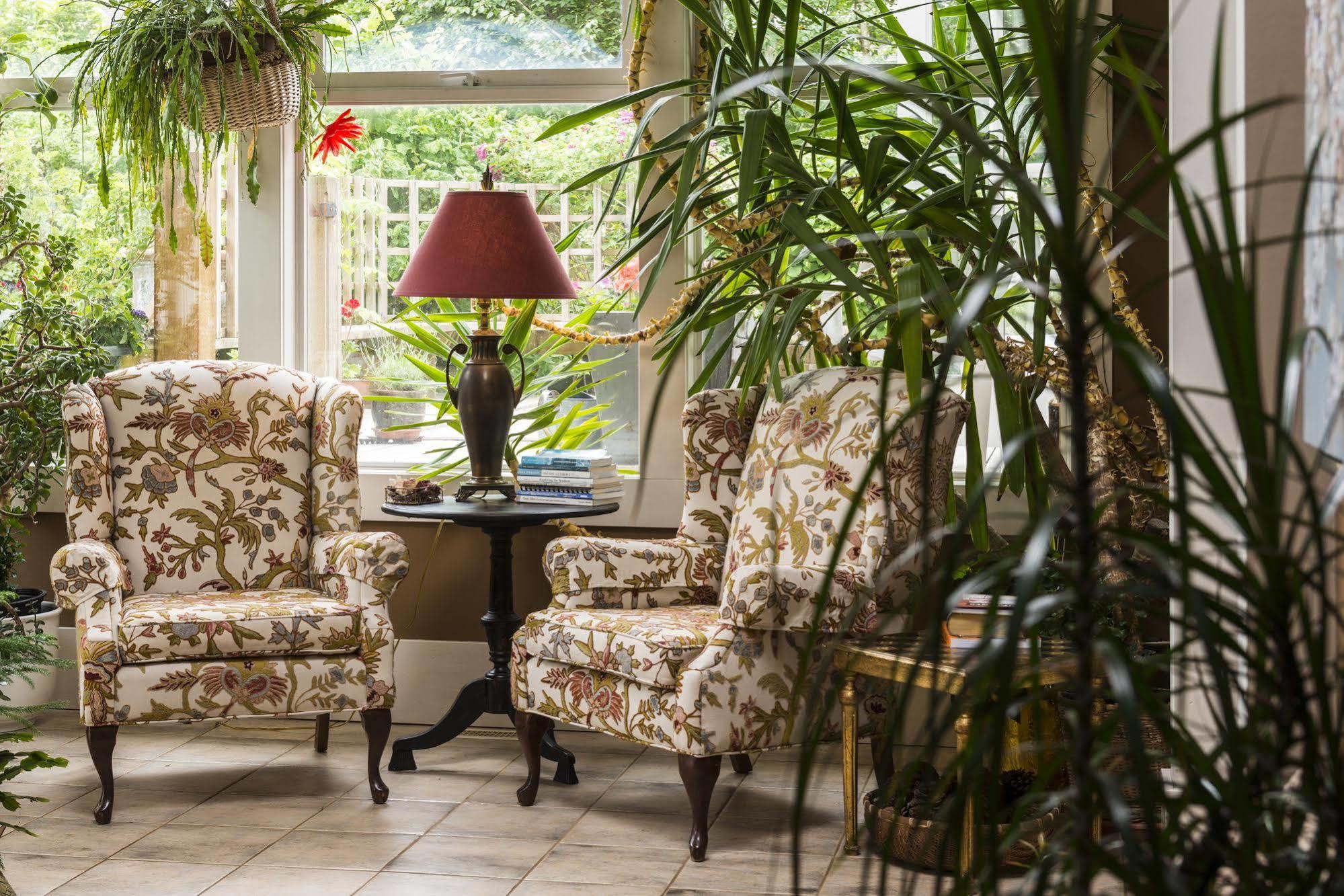 Thistledown House West Vancouver Extérieur photo