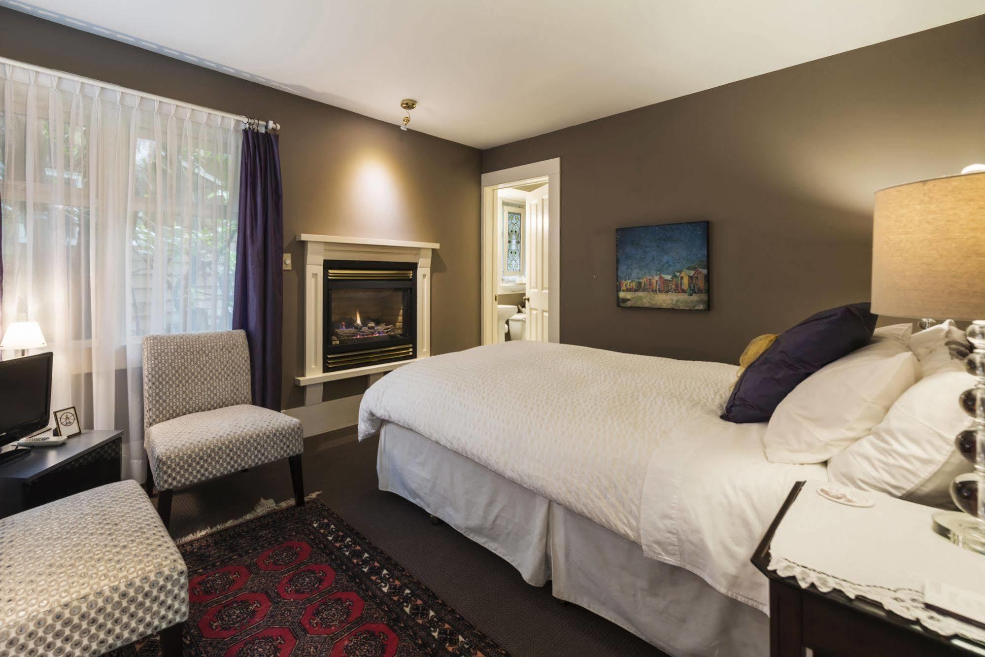 Thistledown House West Vancouver Extérieur photo