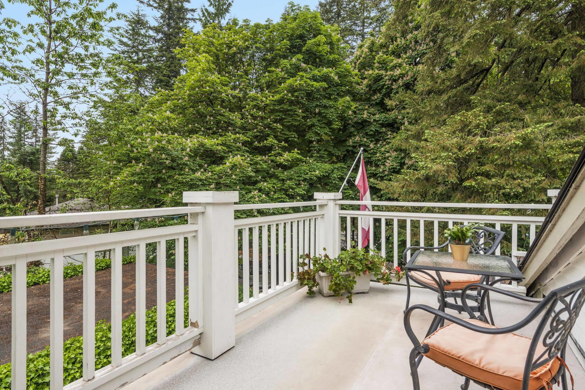 Thistledown House West Vancouver Extérieur photo