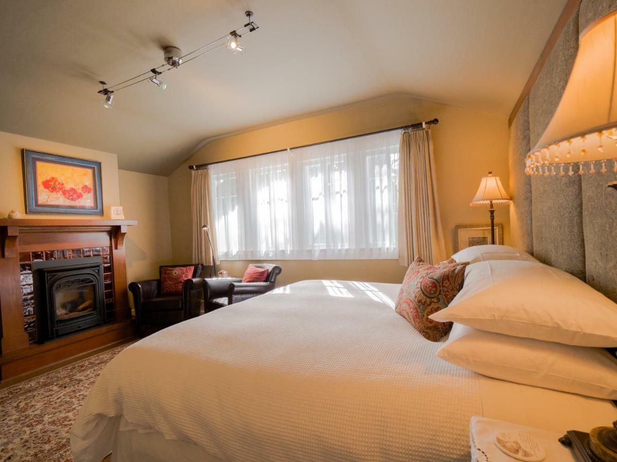 Thistledown House West Vancouver Extérieur photo
